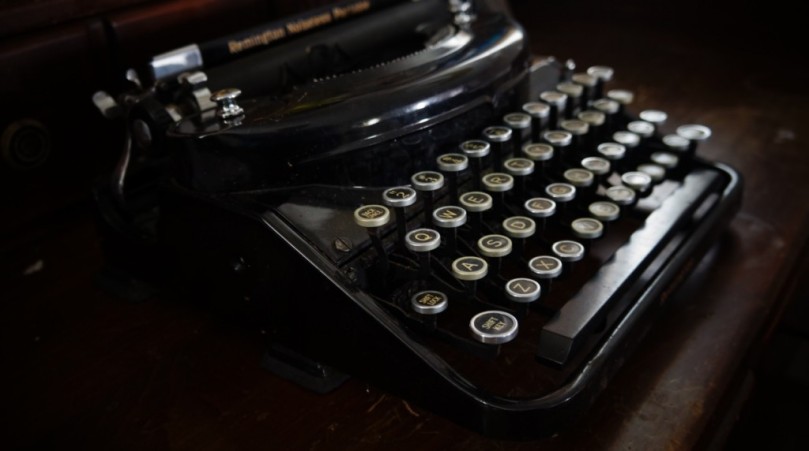 typewriter2-1024x572